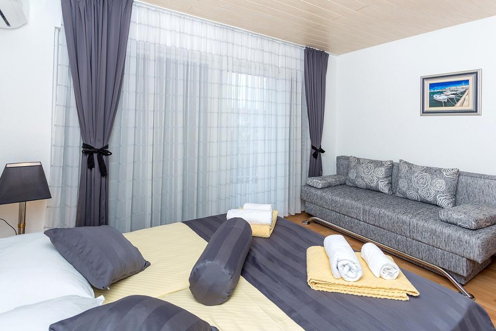 Lanterna Rooms Turanj Extérieur photo