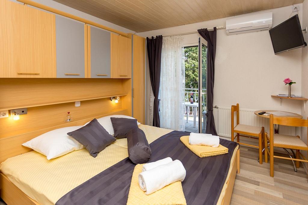 Lanterna Rooms Turanj Extérieur photo