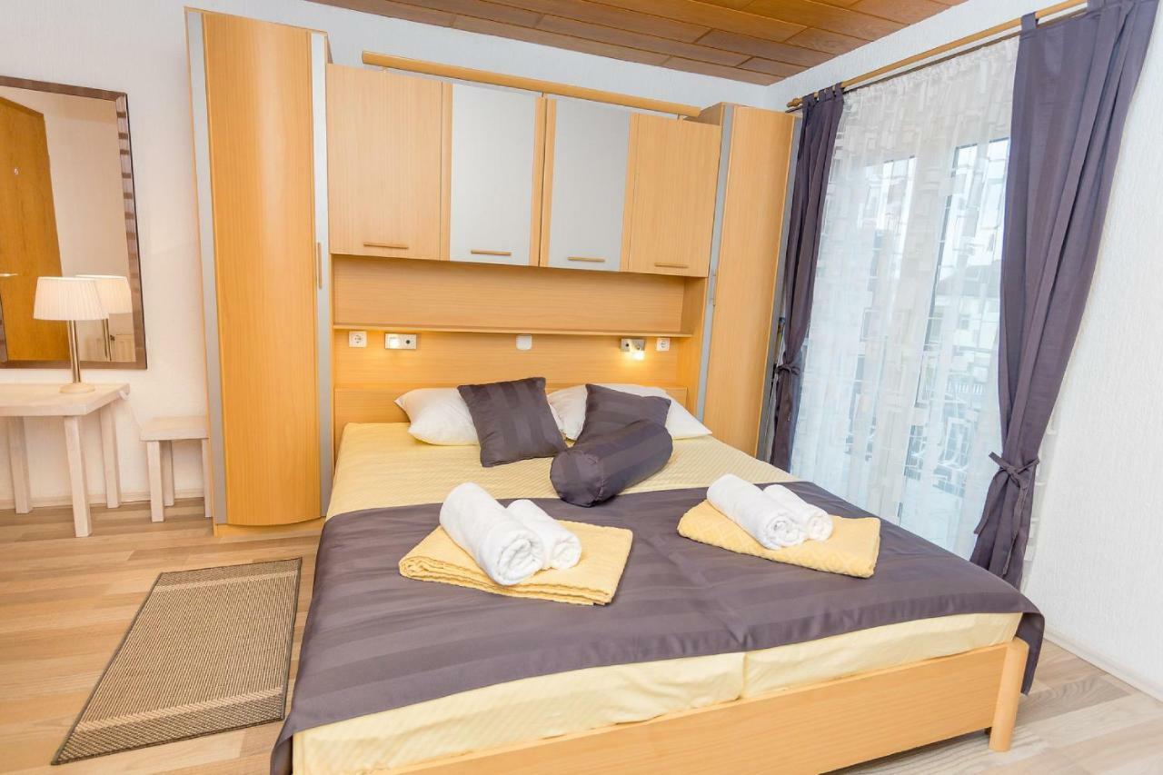 Lanterna Rooms Turanj Extérieur photo