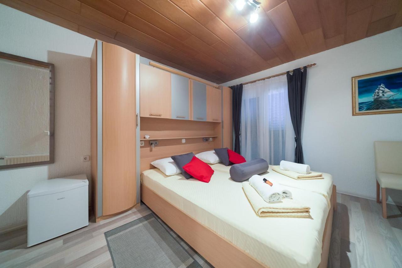 Lanterna Rooms Turanj Extérieur photo