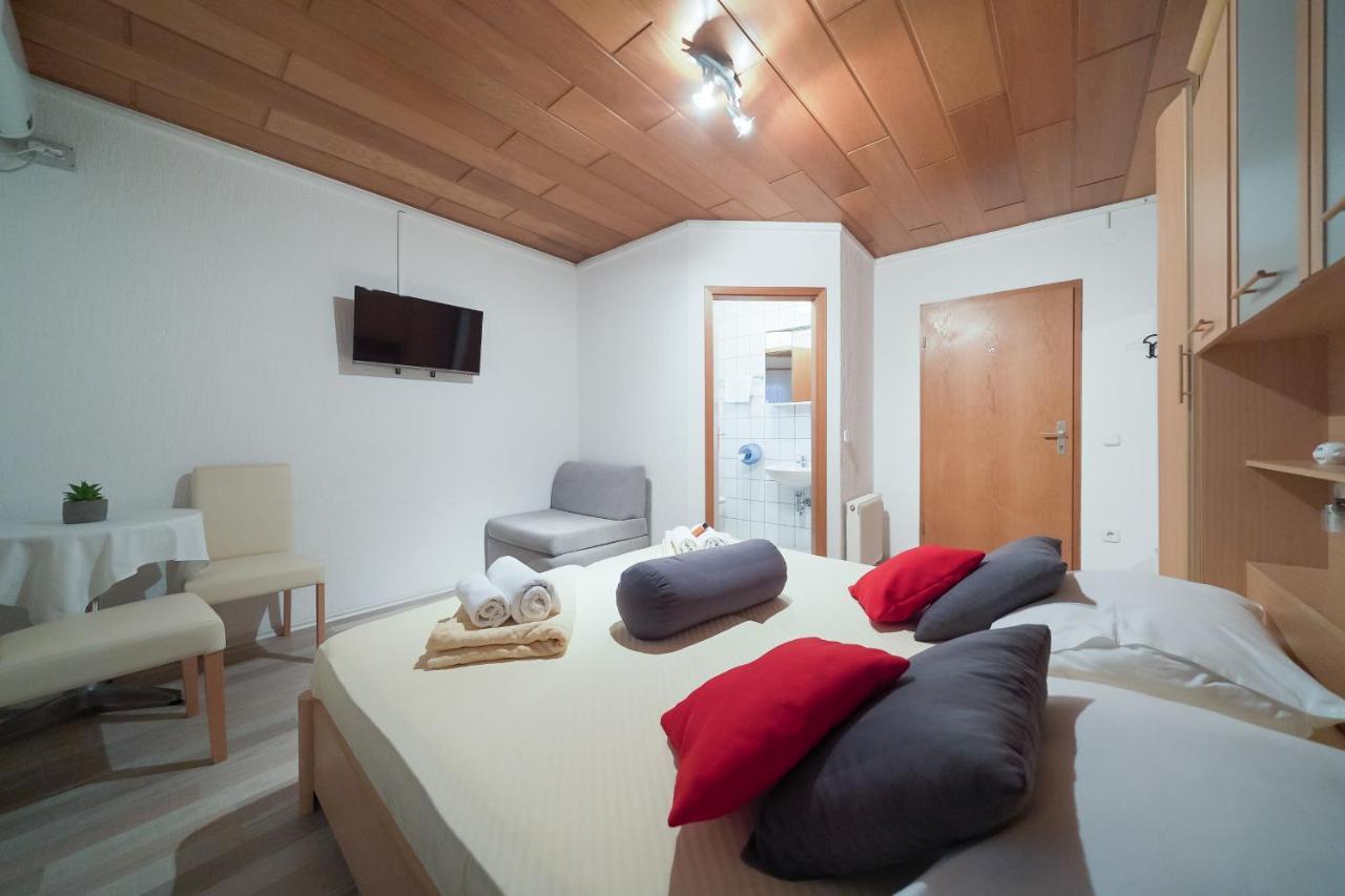 Lanterna Rooms Turanj Extérieur photo