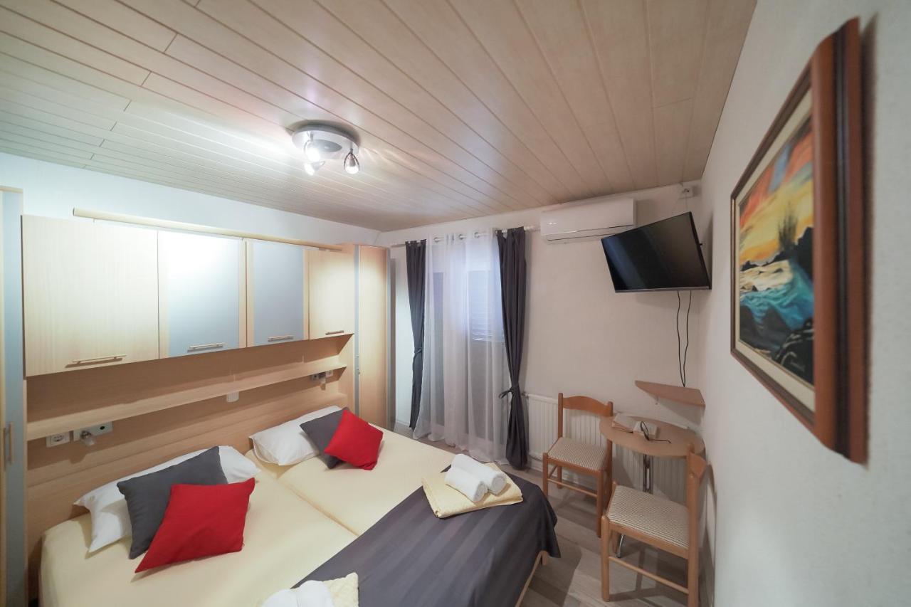 Lanterna Rooms Turanj Extérieur photo