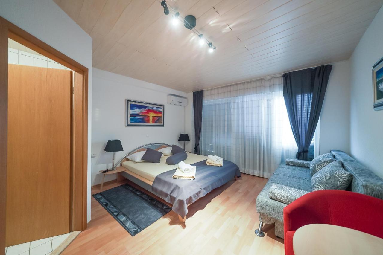 Lanterna Rooms Turanj Extérieur photo