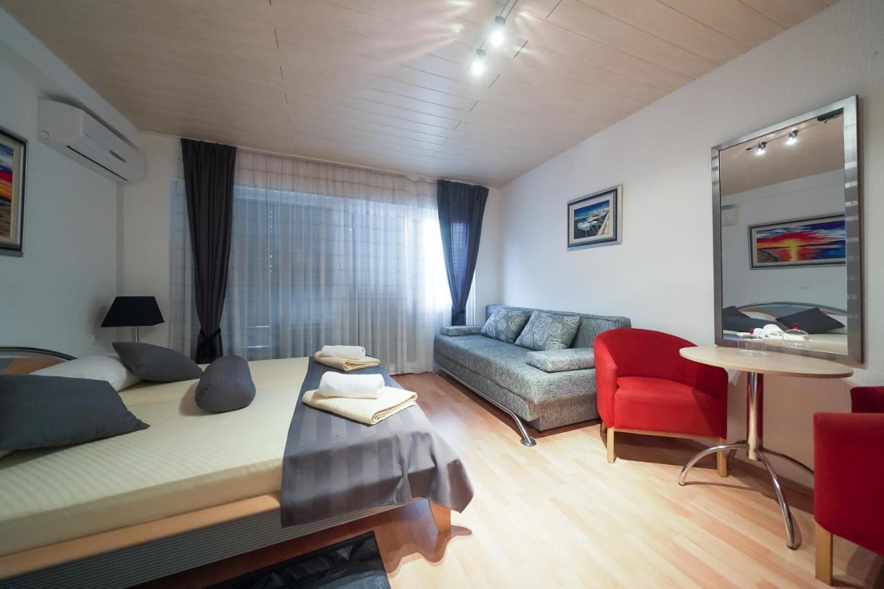 Lanterna Rooms Turanj Extérieur photo